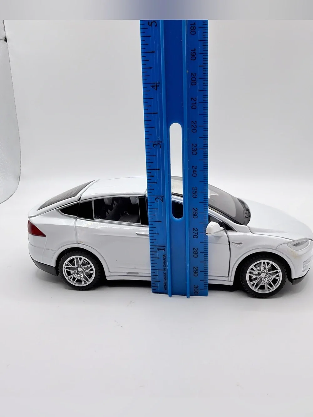 Tesla Model X 90D Diecast Toy Car White Opening Falcon Doors 1:32 Scale